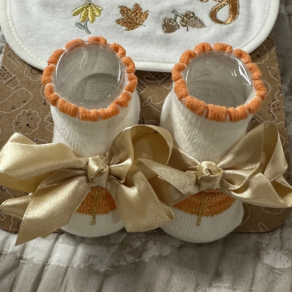 NEW Baby’s Little Blessing THANKSGIVING Bow Headband, Bib & Socks